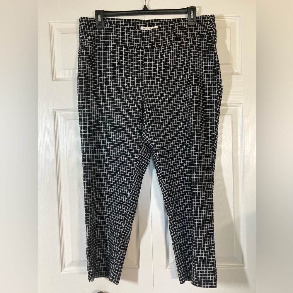 Zac and Rachel 18W black and white checkered slit hem pants.